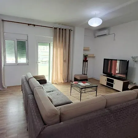アパート Gjirokastra Apartment ジロカストラ